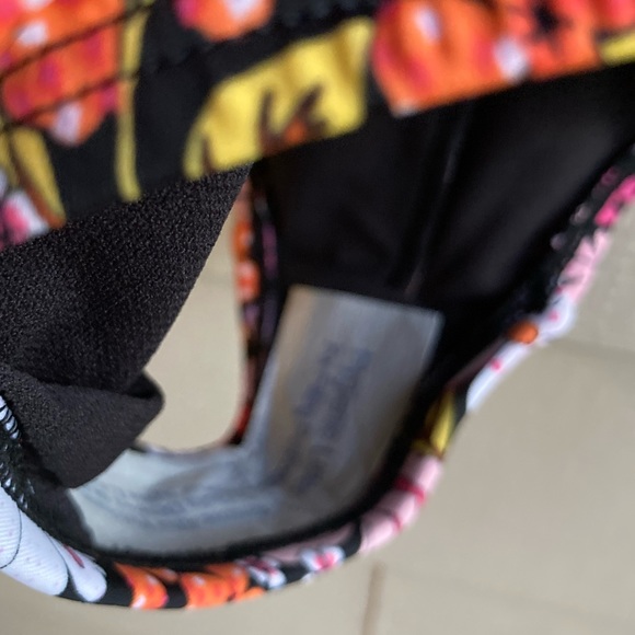 Time and Tru Floral V Strappy Front One Piece Womens Swimsuit - Picture 3 of 6